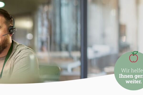 Kontakt und Kundenservice bei Abels Freundlicher Kundenberater mit Headset am Computer, daneben Text: „Wir helfen Ihnen gerne weiter.“